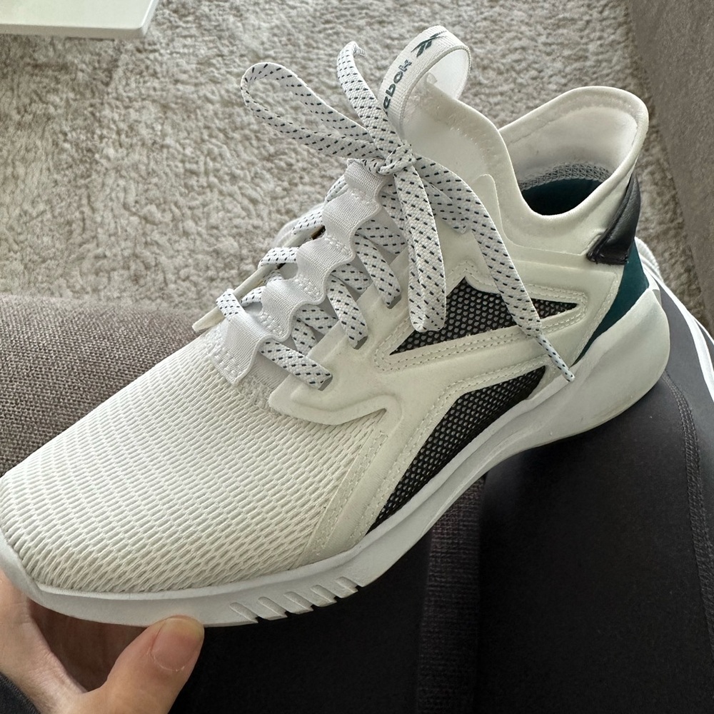 Reebok Women’s Freestyle Motion Lo Running Shoes White/Black EF5180 US 6